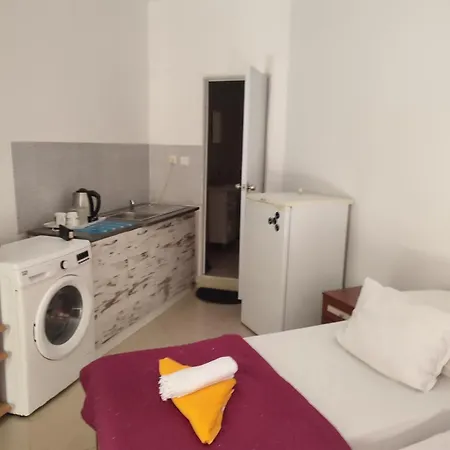 партерни студия без обособен балкон ул т светослав 5 и ул българия Apartamento