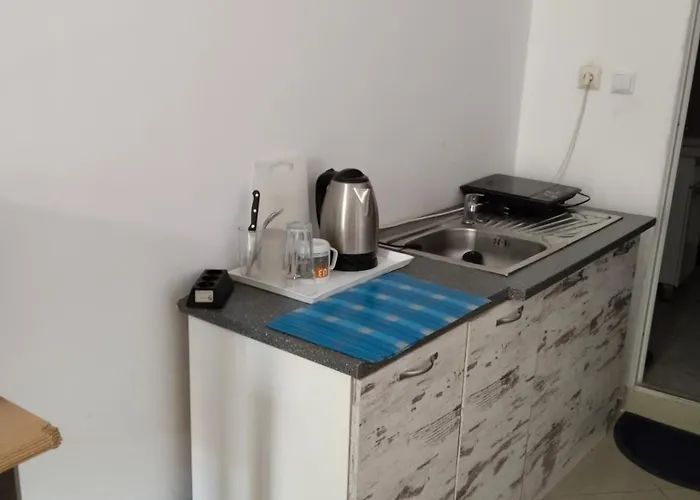 партерни студия без обособен балкон ул т светослав 5 и ул българия Apartment Pomorie