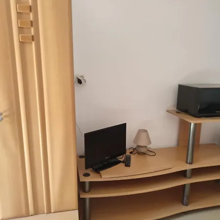 Apartament партерни студия без обособен балкон ул българия