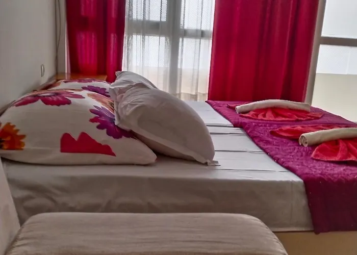 партерни студия без обособен балкон ул т светослав 5 и ул българия Apartamento Pomorie